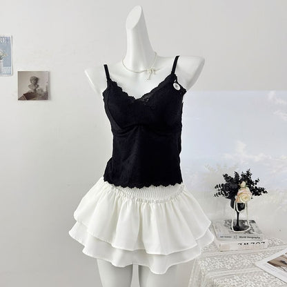 Lace Trim Slim-Fit Camisole with V-Neck