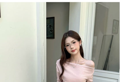 Off-Shoulder Lace Panel Slim Fit Tee