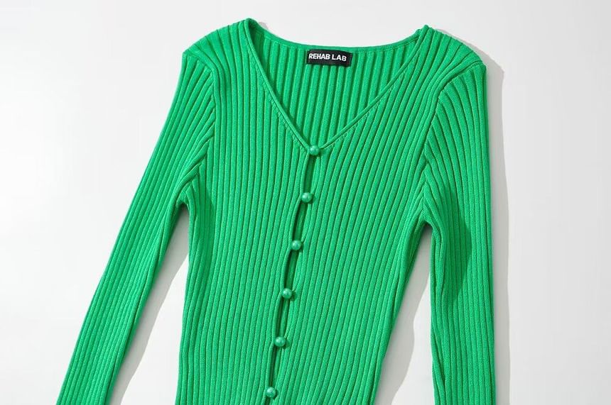 Crop Knit Sweater - V-Neck Long Sleeve