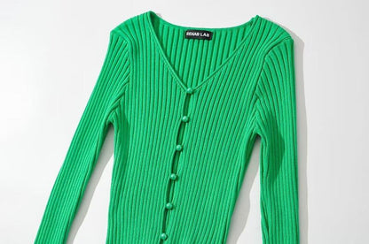Crop Knit Sweater - V-Neck Long Sleeve
