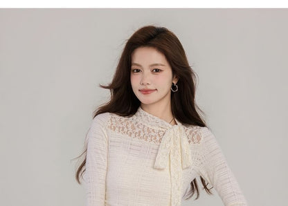 Long-Sleeve Mock Neck Lace Panel Ruched Slim Fit Top