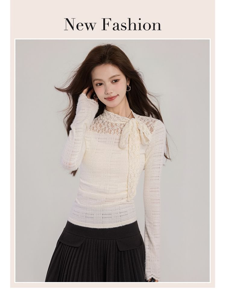 Long-Sleeve Mock Neck Lace Panel Ruched Slim Fit Top