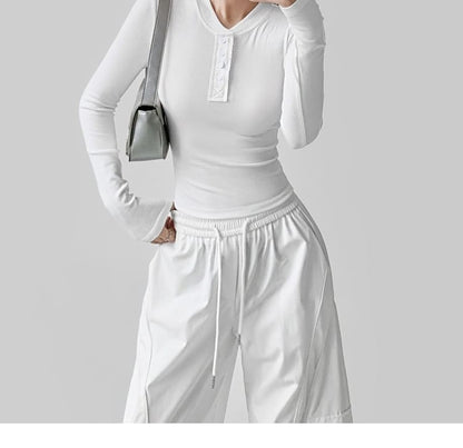 Cropped Henley T-Shirt with Long Sleeves and Slim Fit in Solid Color
