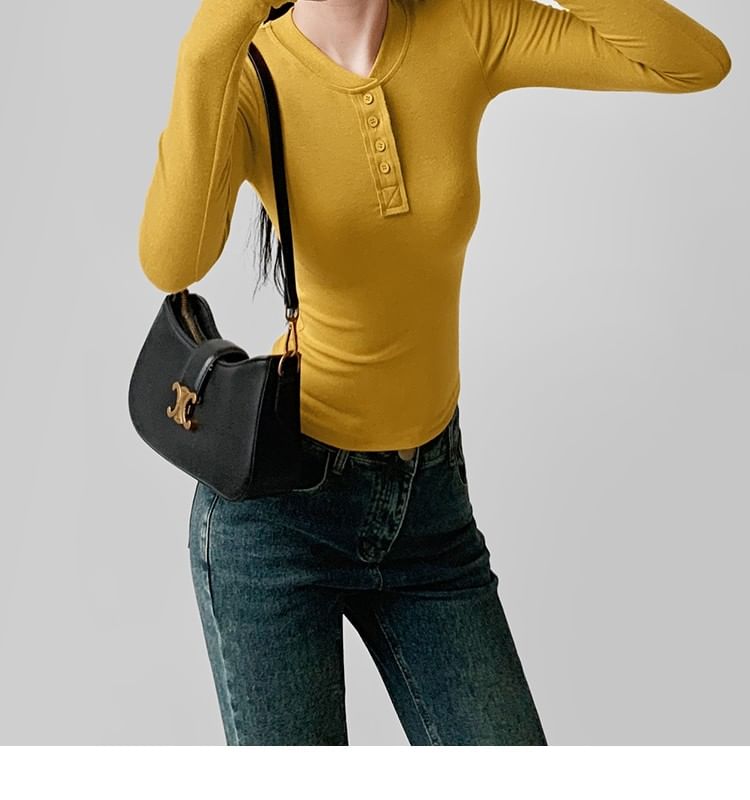 Cropped Henley T-Shirt with Long Sleeves and Slim Fit in Solid Color