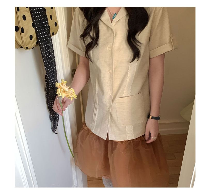 Lapel Collar Lace Panel Short-Sleeve Pintuck Blouse