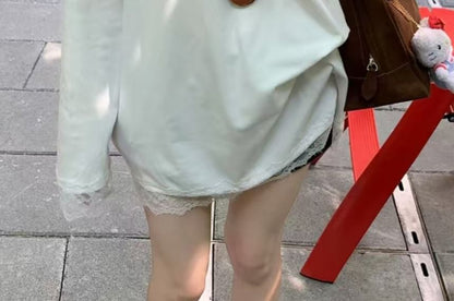 V-Neck Lace Panel Short Sleeve T-Shirt