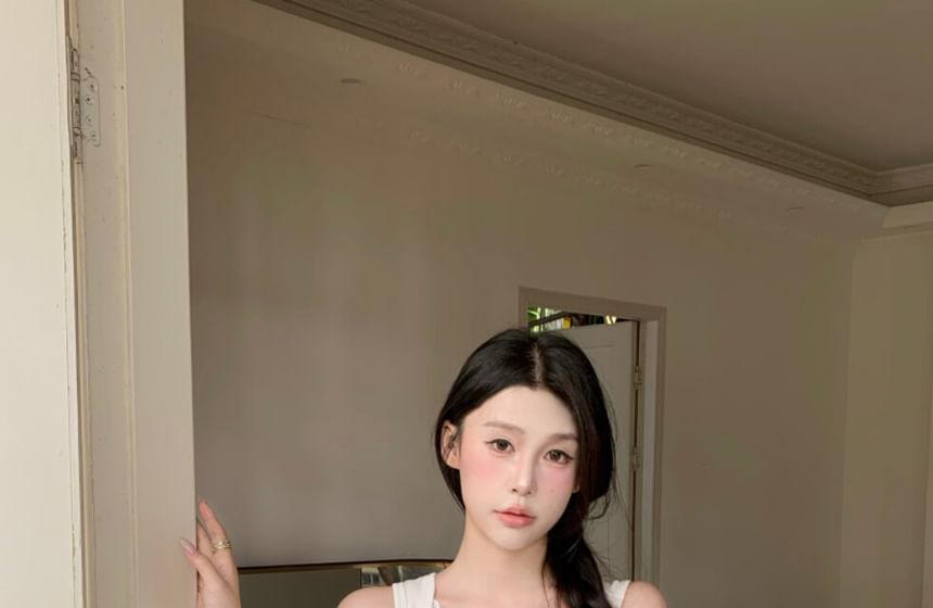 Simple Cropped Vest