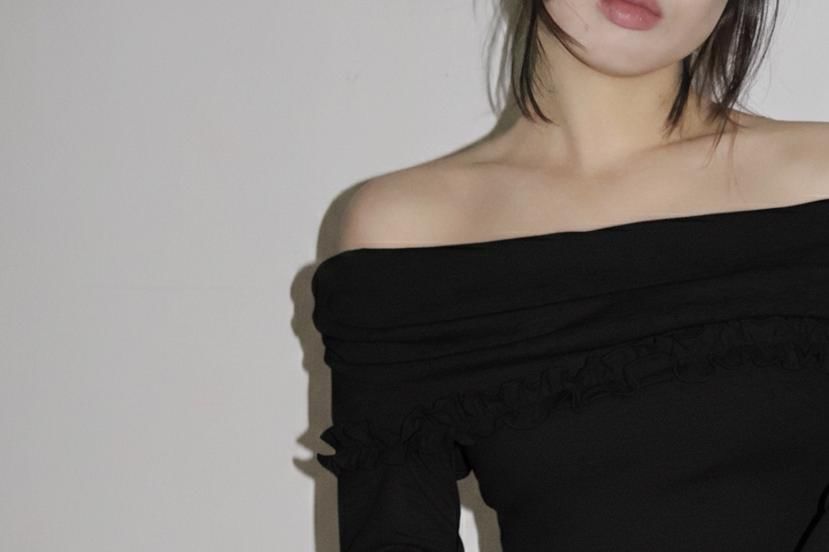 Off-Shoulder Ruffle Long-Sleeve Top