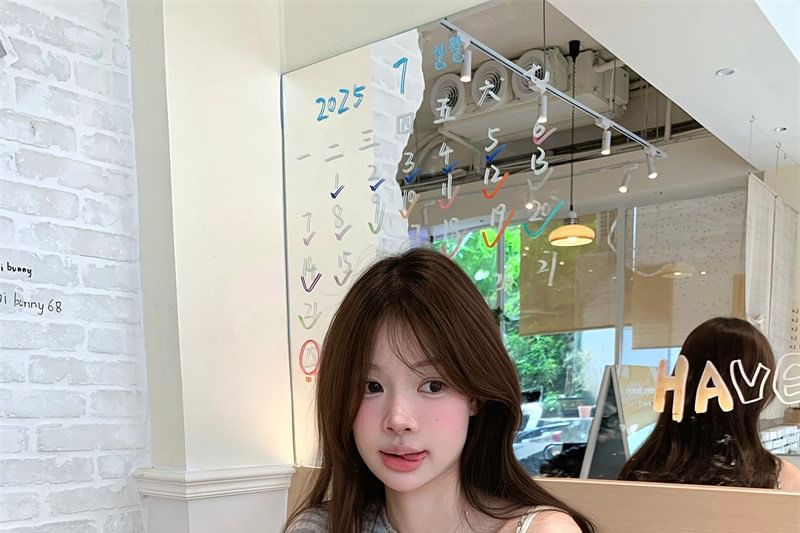 Extended Sleeve Off-Shoulder Line Pattern Tee