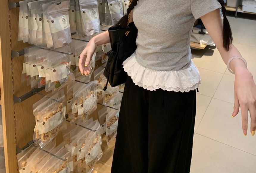 Short Sleeve Round Collar Minimalist Lace Hem Tee