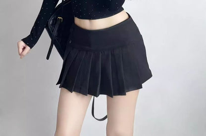 Extended Sleeve Round Collar Minimalist Crystal Tee