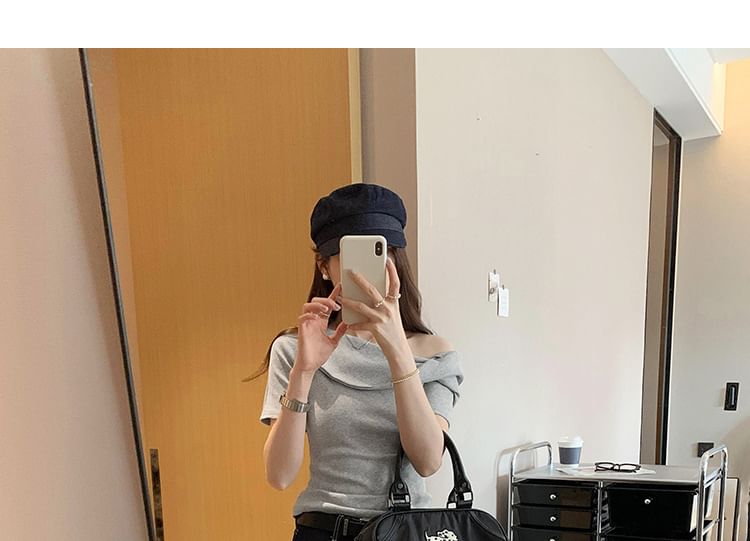 Short Sleeve One-Shoulder Minimalist Tee