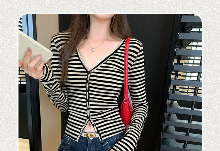 Extended Sleeve V-Neck Striped Buttoned Tee