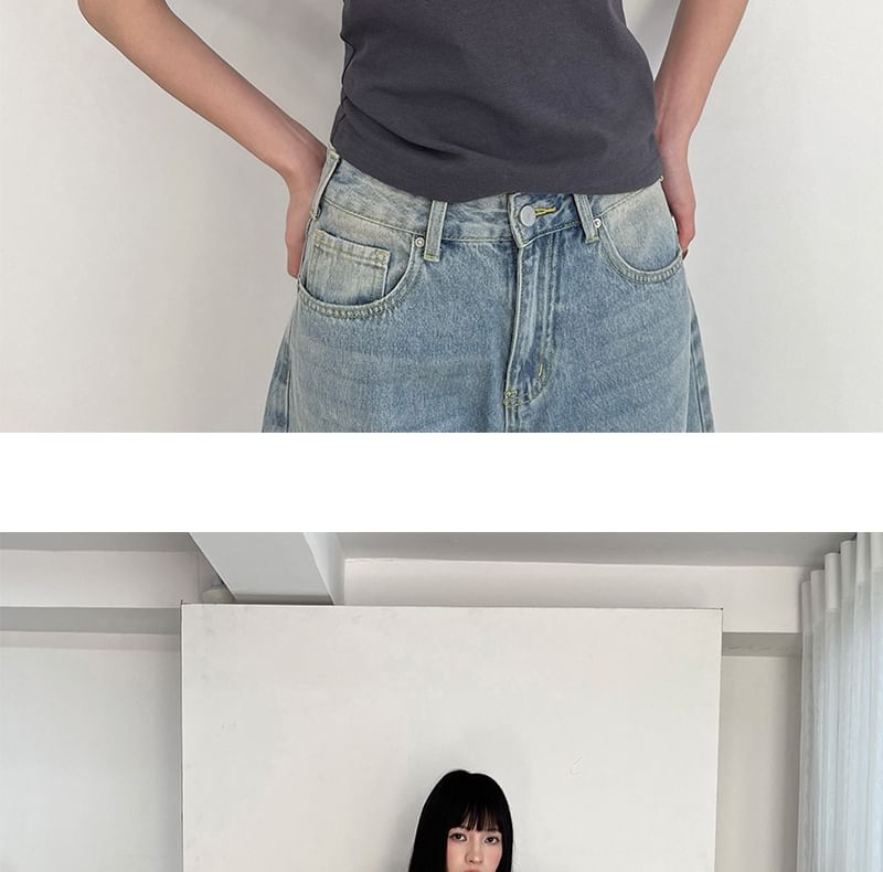 Short Sleeve Round Collar Minimalist Fitted Tee