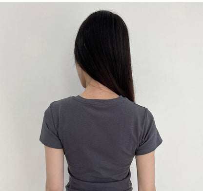 Short Sleeve Round Collar Minimalist Fitted Tee