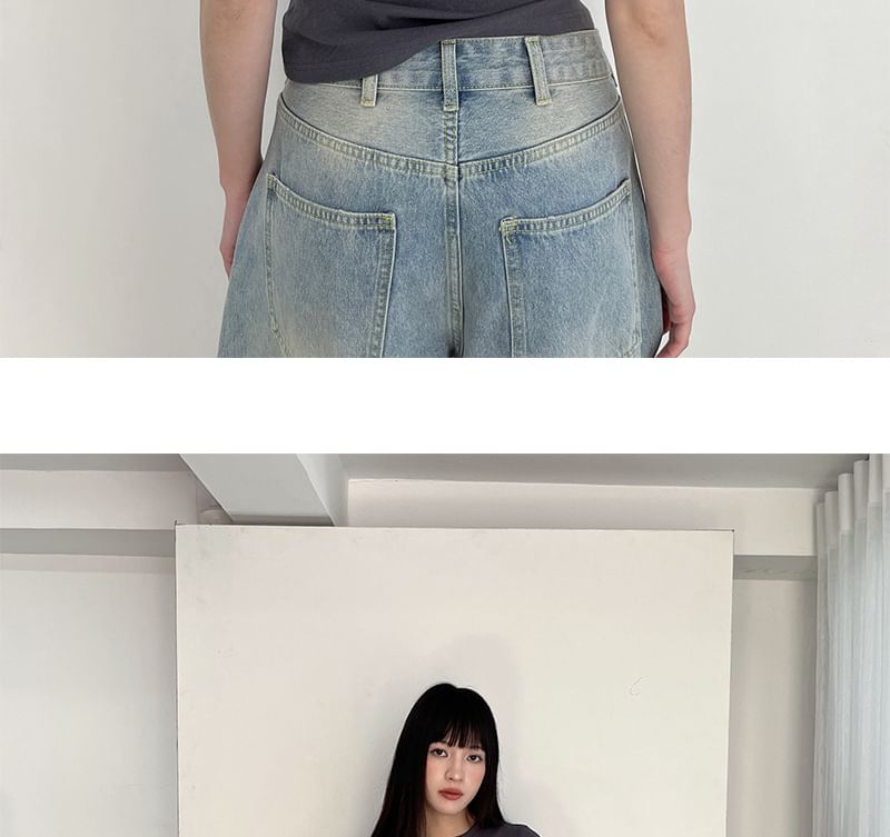 Short Sleeve Round Collar Minimalist Fitted Tee