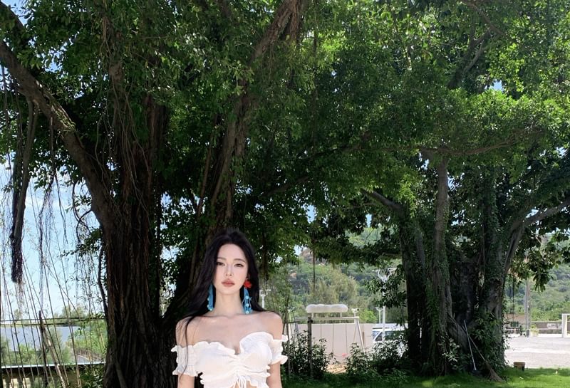 Black Short Sleeve Off Shoulder Plain Ruffle Drawstring Crop Top with Mid Rise Plaid Maxi A-Line Skirt - Altfashion Shop
