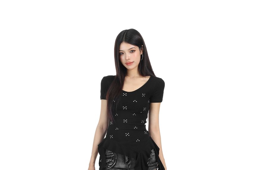 Scoop Neck Studded Ruffle Asymmetric Tee with Short Sleeves
