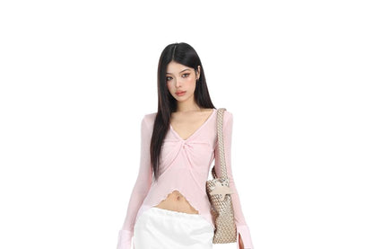 Long-Sleeve V-Neck Knot Hem Cropped Tee with Lettuce Edge