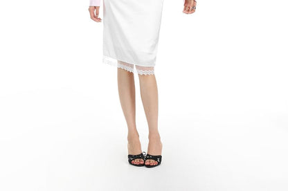 Long-Sleeve V-Neck Knot Hem Cropped Tee with Lettuce Edge