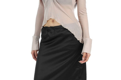Long-Sleeve V-Neck Knot Hem Cropped Tee with Lettuce Edge
