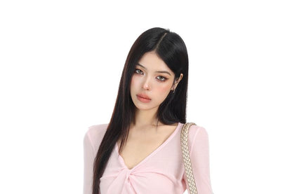 Long-Sleeve V-Neck Knot Hem Cropped Tee with Lettuce Edge