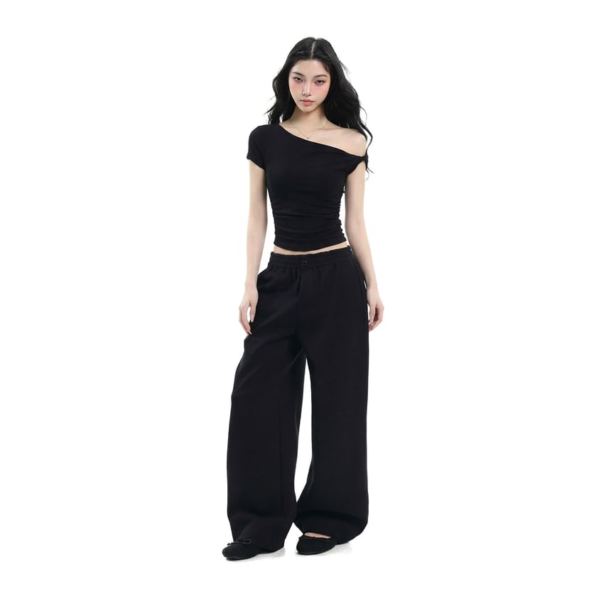 One-Shoulder Ruched Short Sleeve Top