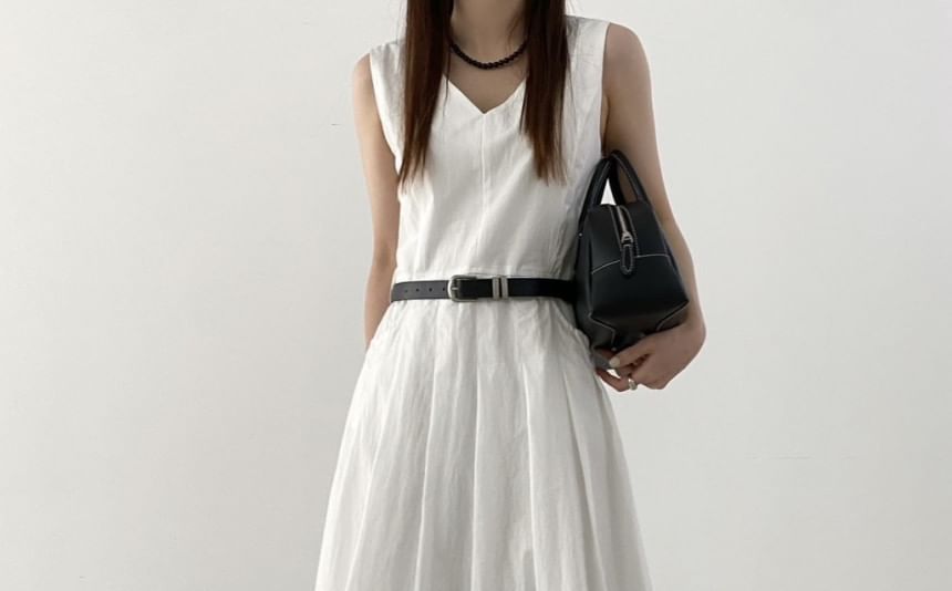 Sleeveless V-Neck Plain Pleated Hem Maxi A-Line Dress