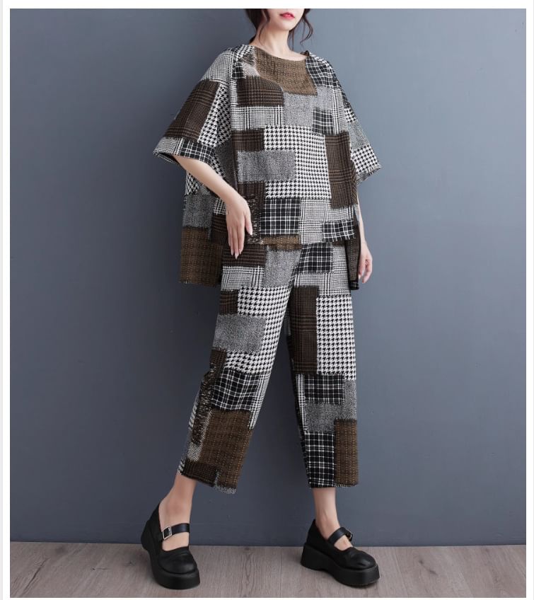 Short Sleeve Crew Neck Plaid Panel Blouse and Mid Rise Capri Trousers Co-ord
