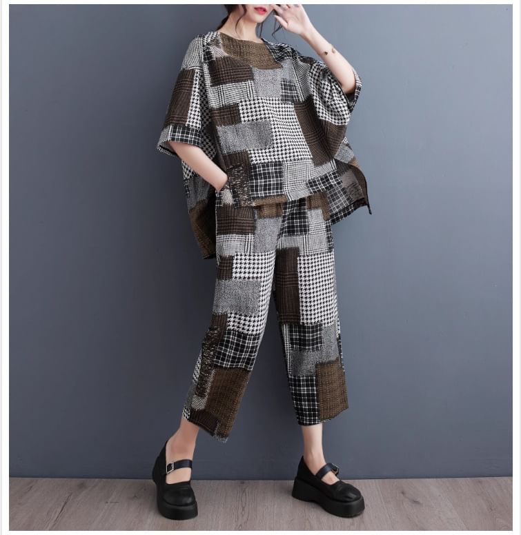 Short Sleeve Crew Neck Plaid Panel Blouse and Mid Rise Capri Trousers Co-ord