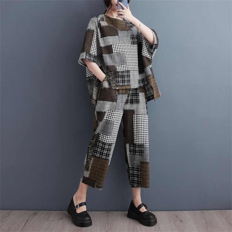 Short Sleeve Crew Neck Plaid Panel Blouse and Mid Rise Capri Trousers Co-ord