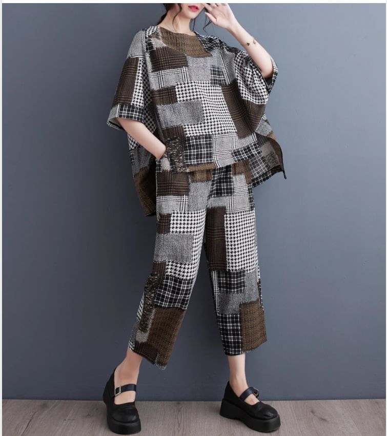 Short Sleeve Crew Neck Plaid Panel Blouse and Mid Rise Capri Trousers Co-ord