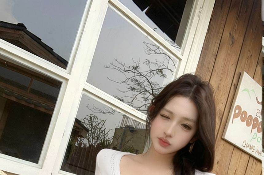 Ribbed V-Neck Knit Top with Short Sleeves
