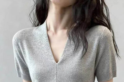 Short Sleeve V-Neck Solid Knit Top