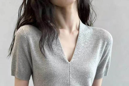 Short Sleeve V-Neck Solid Knit Top