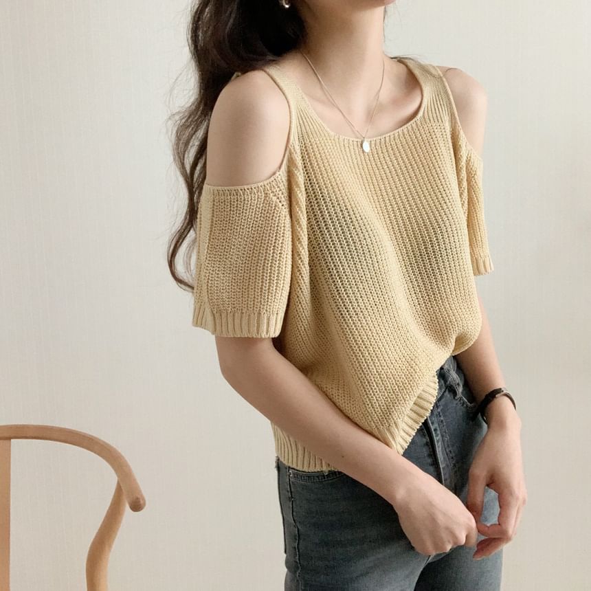 Short Sleeve Cold Shoulder Solid Knit Top