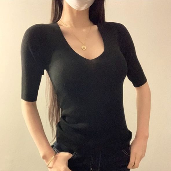 Classic V-Neck Short-Sleeve Knit Tee