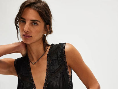 Sleeveless V-Neck Plain Lace Trim Slit Top
