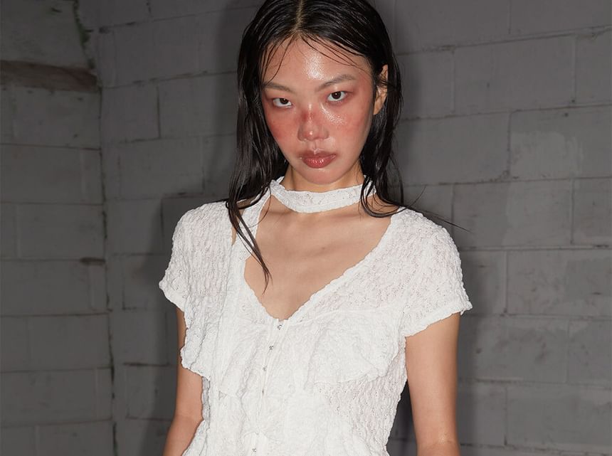Short-Sleeve V-Neck Plain Lace Blouse with Light Scarf