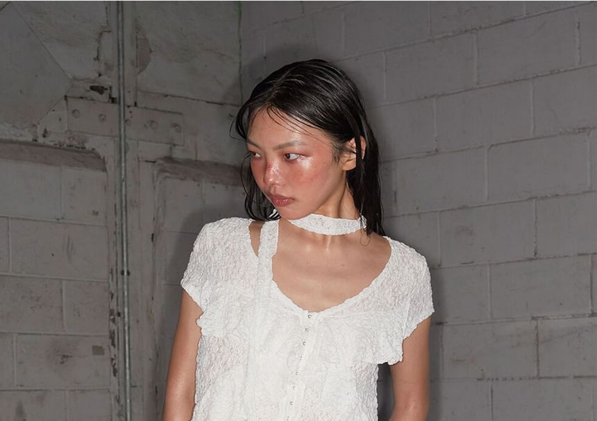 Short-Sleeve V-Neck Plain Lace Blouse with Light Scarf