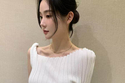 Short Sleeve Boatneck Solid Knit Top
