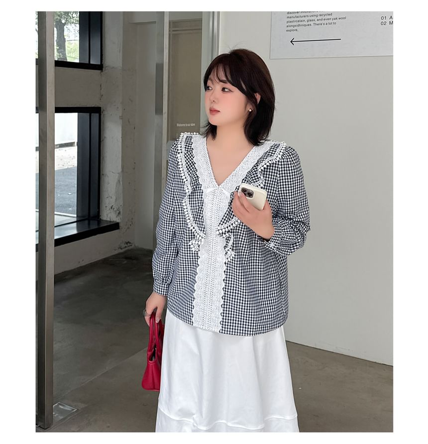 [XL-4XL] Long-Sleeve V-Neck Lace Panel Plaid Blouse
