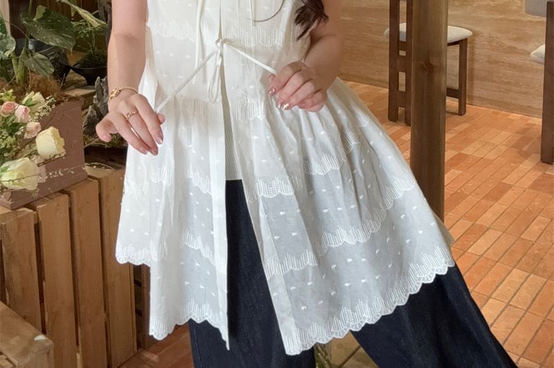 Sleeveless V-Neck Plain Lace Trim Blouse
