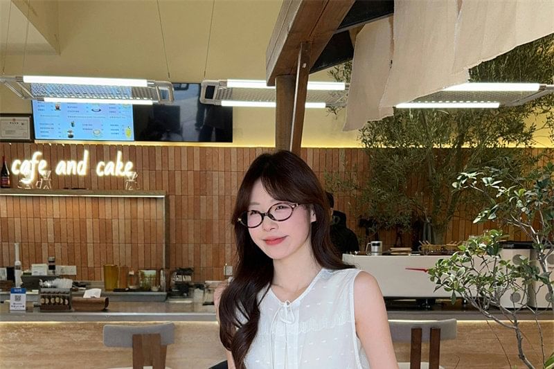 Sleeveless V-Neck Plain Lace Trim Blouse
