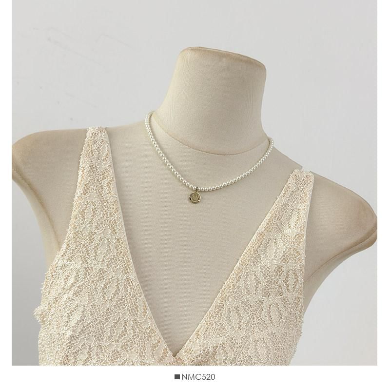 Sleeveless V-Neck Twisted Lace Top