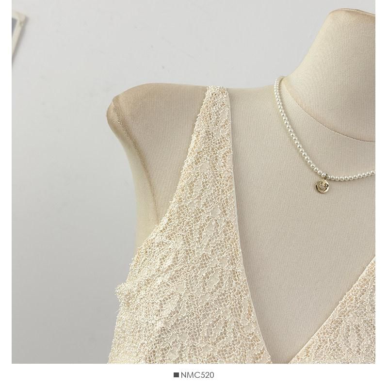 Sleeveless V-Neck Twisted Lace Top