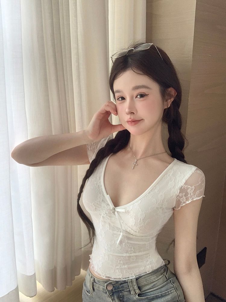 Short Sleeve V-Neck Solid Lace Trim Cropped Top