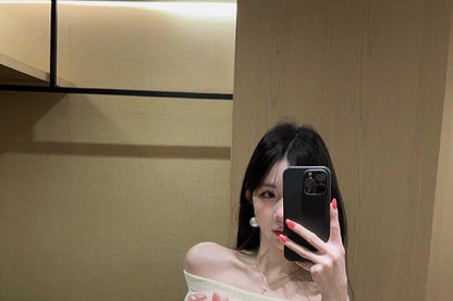 Short-Sleeve Off Shoulder Plain Knit Top / Mid Rise Plain Lace Mini A-Line Skirt