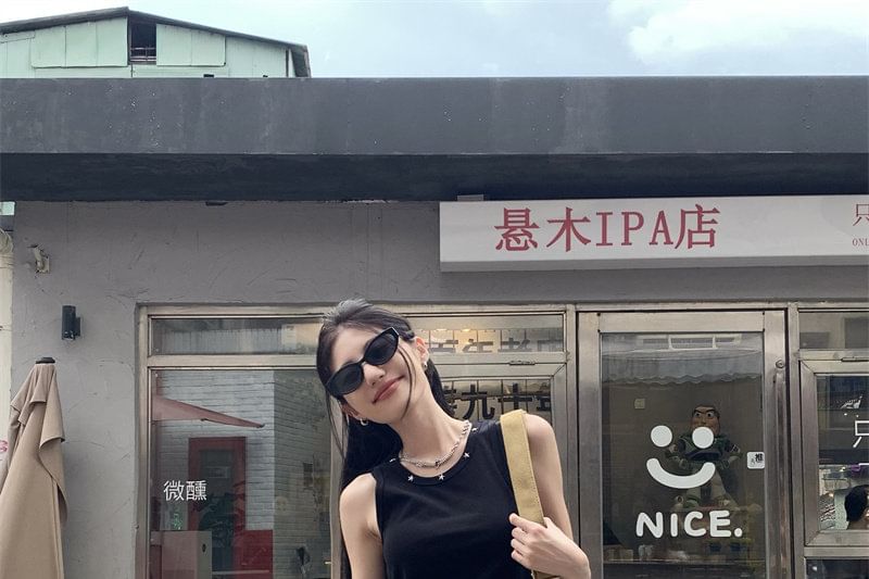 Crew Neck Plain Studded Tank Top / High Waist Camo Print Mini Pencil Skirt