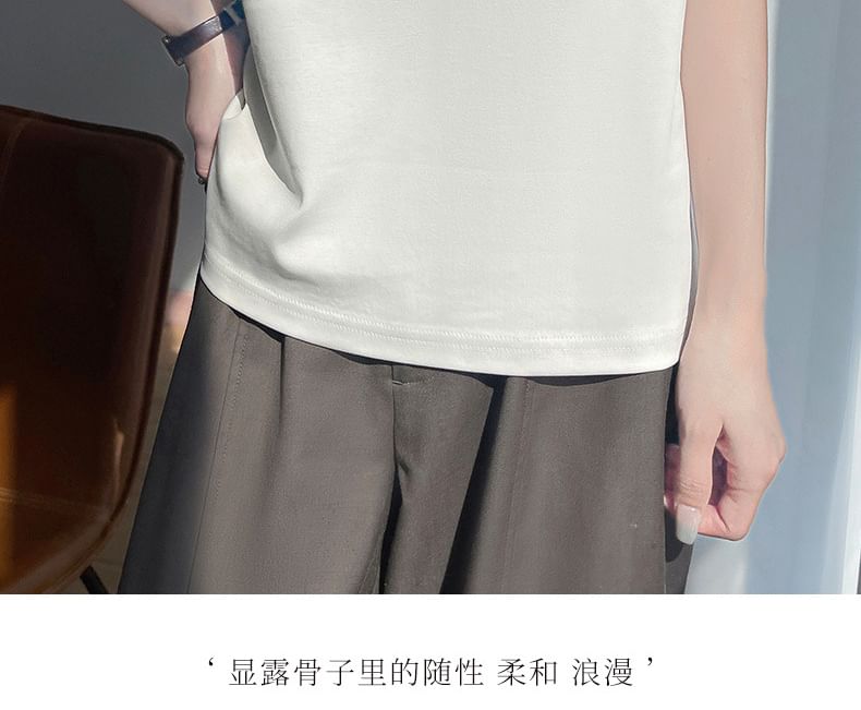Short-Sleeve Crew Neck Tee